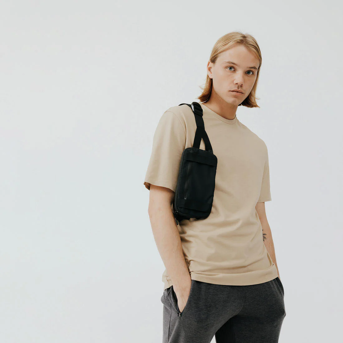 BOLSO DE RUNNING 2 POSICIONES UNISEX- KIPRUN 0,5 L NEGRO - Image 10