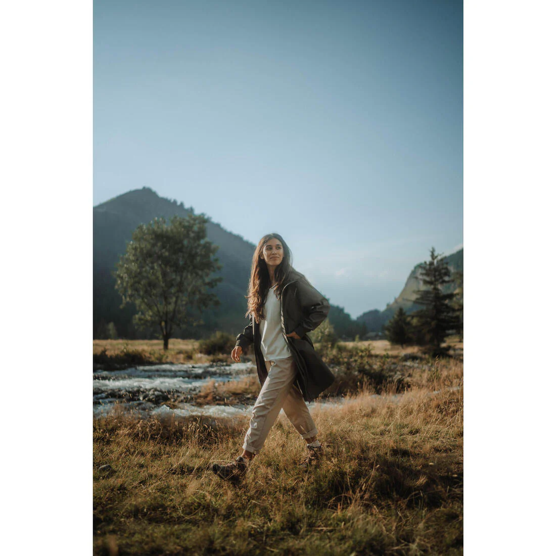 CHAQUETA IMPERMEABLE DE SENDERISMO MUJER - Image 34