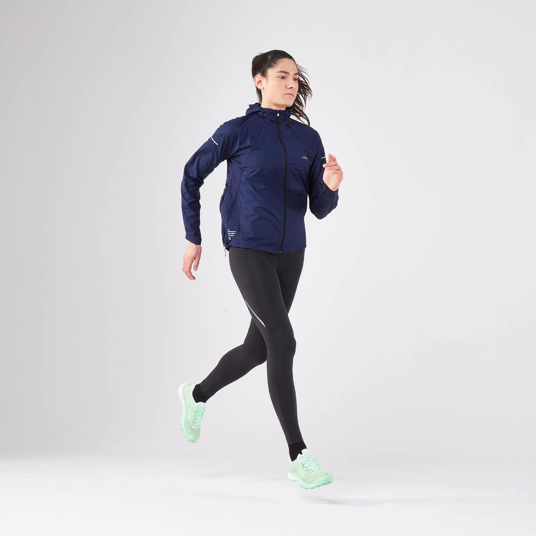 Chaqueta cortaviento running y trail running Mujer - KIPRUN Run 900 Wind - Image 2
