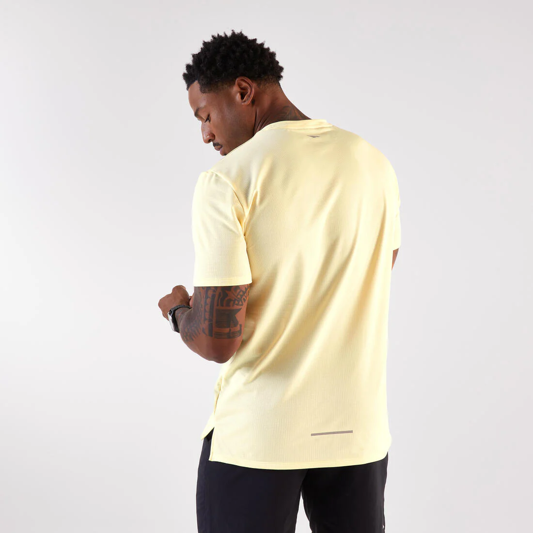 POLERA RUNNING TRANSPIRABLE HOMBRE DRY 500 - Image 18