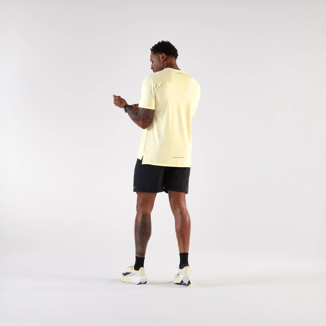POLERA RUNNING TRANSPIRABLE HOMBRE DRY 500 - Image 38