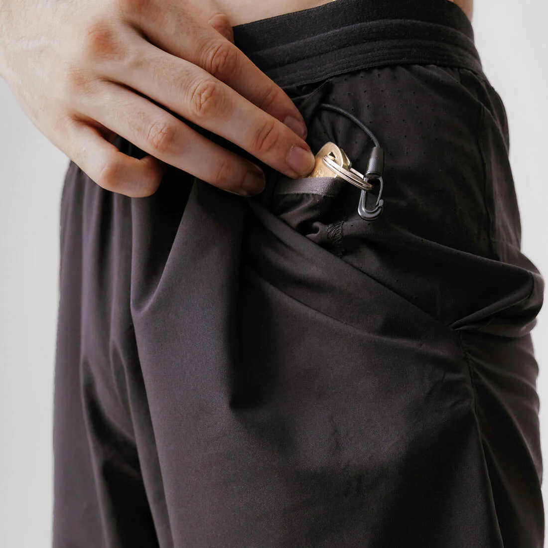 Shorts running transpirable 2 en 1 hombre - Dry 550 negro - Image 9