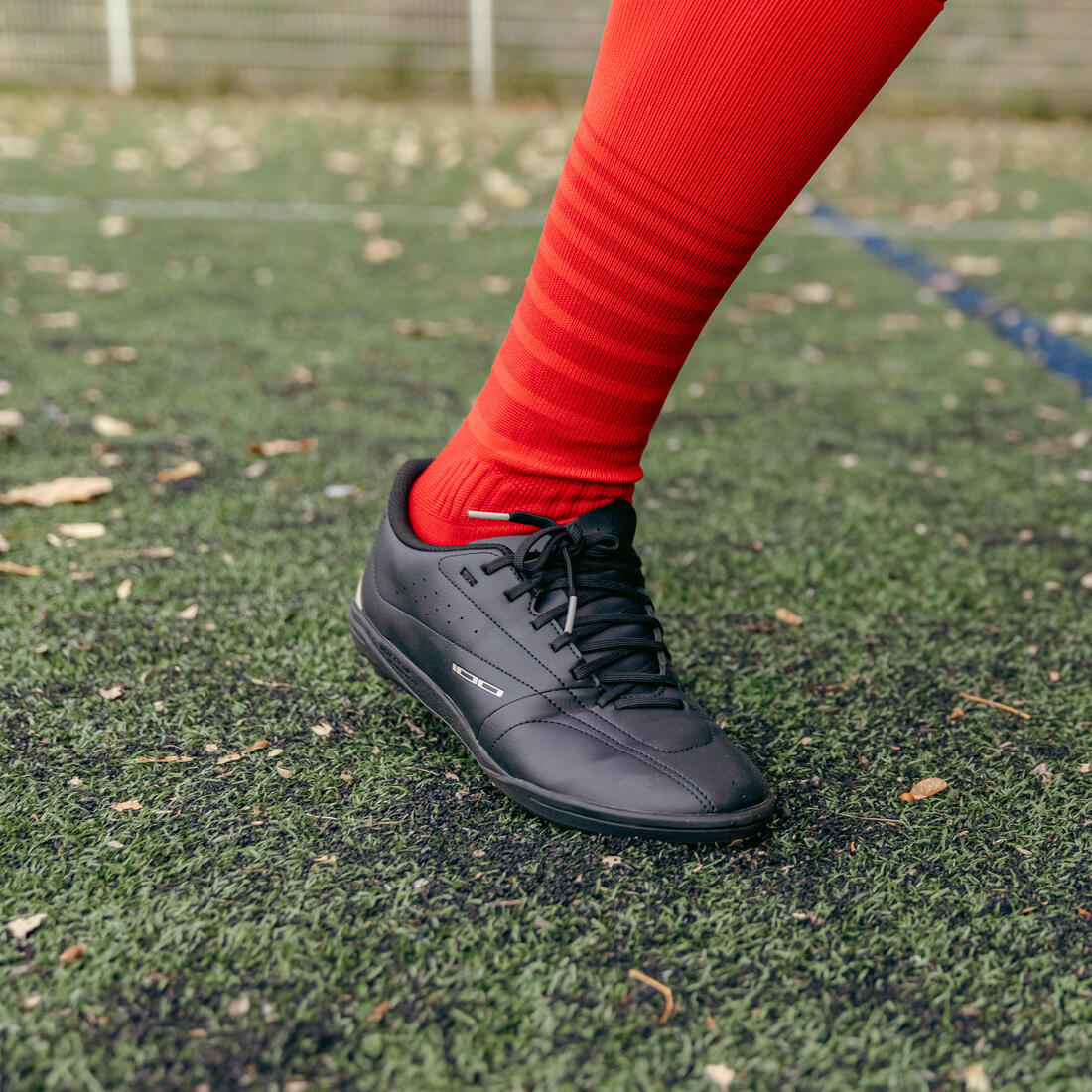 Botines De Fútbol Adultos 100 TURF TG Negros - Image 8